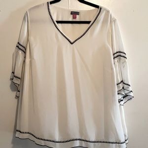 Black and white tribal design top